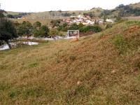 Chácara com lago- Águas de Lindoia