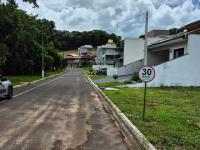 TERRENO À VENDA – CONDOMÍNIO FECHADO