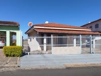 Casa à Venda em Águas de Lindóia