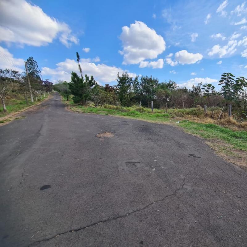 TERRENO EM LUGAR CALMO E TRANQUILO A 05 MINUTOS DO CENTRO DA CIDADE