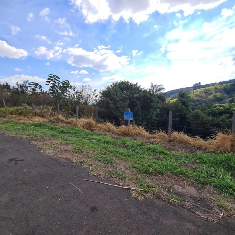 TERRENO EM LUGAR CALMO E TRANQUILO A 05 MINUTOS DO CENTRO DA CIDADE