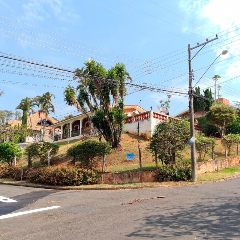 Casa em bairro nobre da cidade com uma linda vista