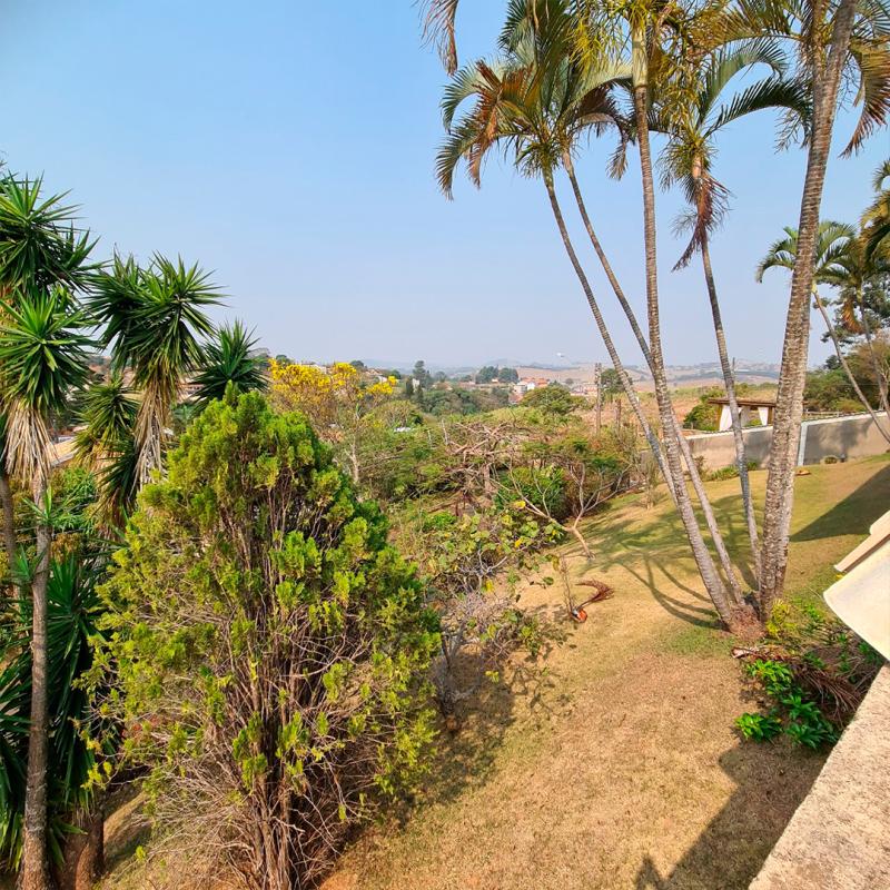 Casa em bairro nobre da cidade com uma linda vista