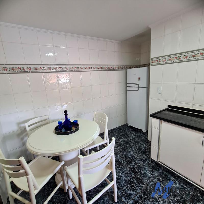 Apartamento com 2 dormitórios todo reformado no centro