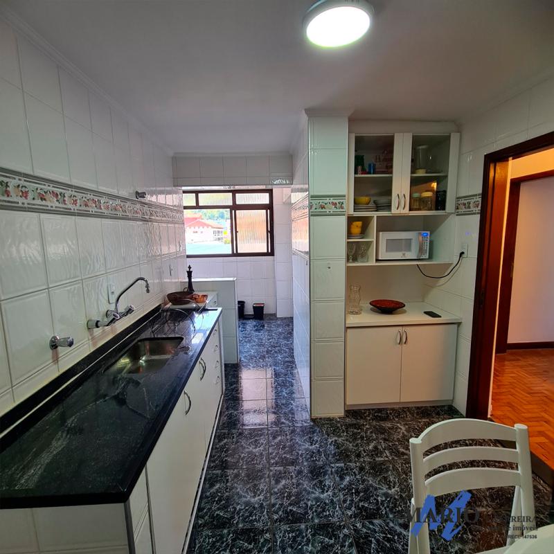 Apartamento com 2 dormitórios todo reformado no centro