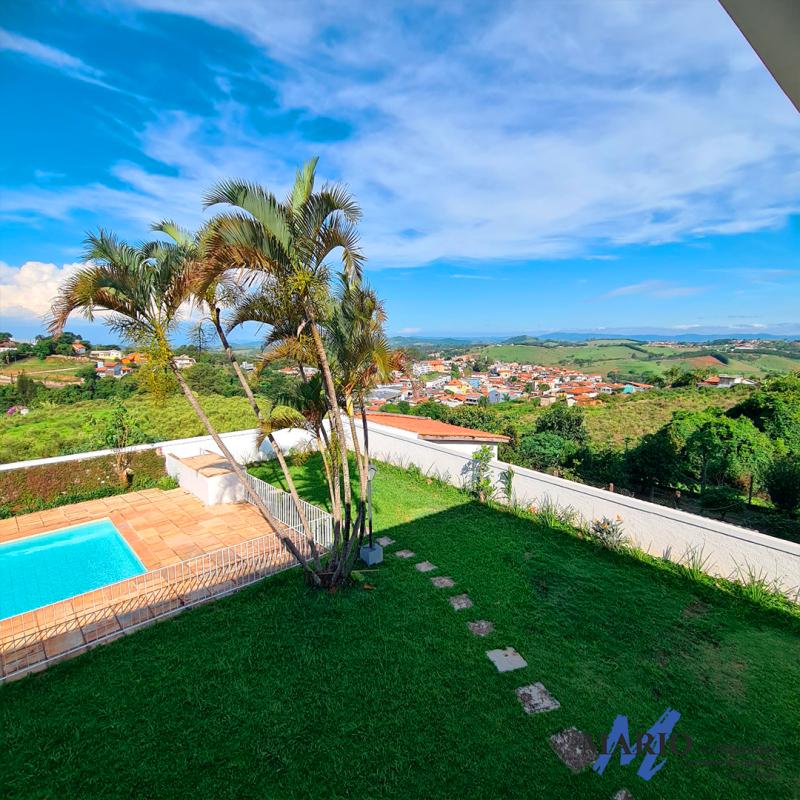 Residência a 5 minutos do balneário com uma vista linda pras montanhas