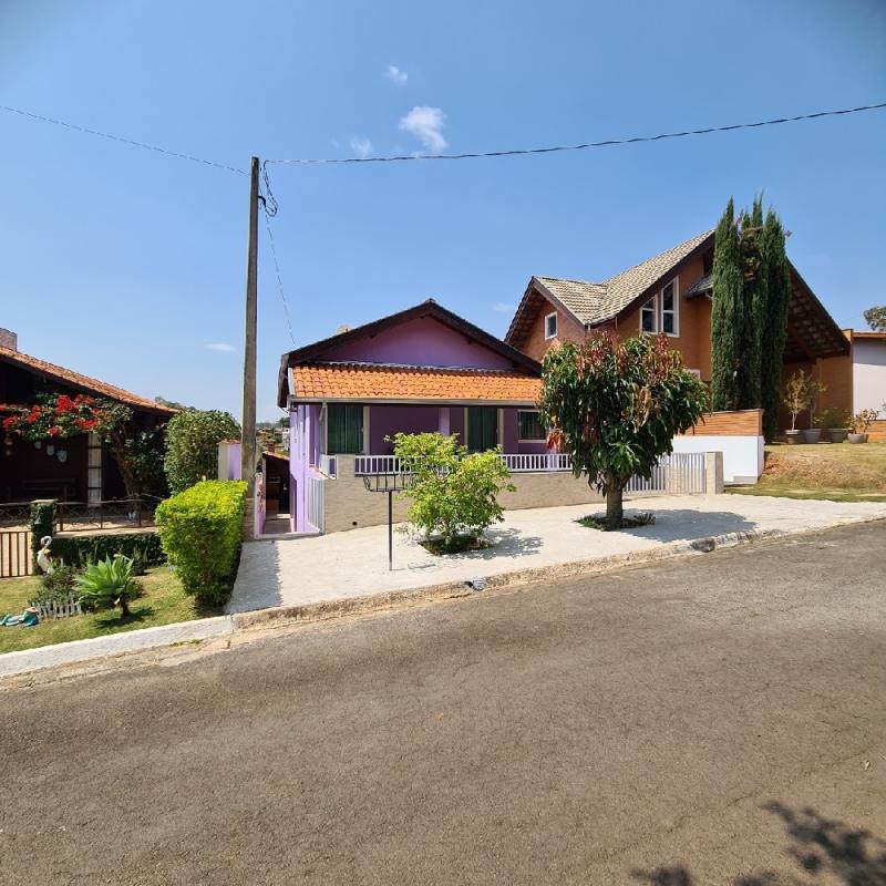 Casa Mobiliada em Condomínio Fechado – Águas de Lindóia