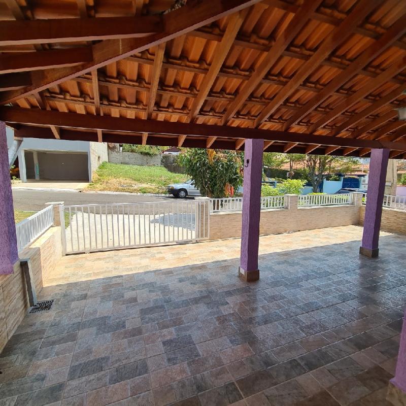 Casa Mobiliada em Condomínio Fechado – Águas de Lindóia