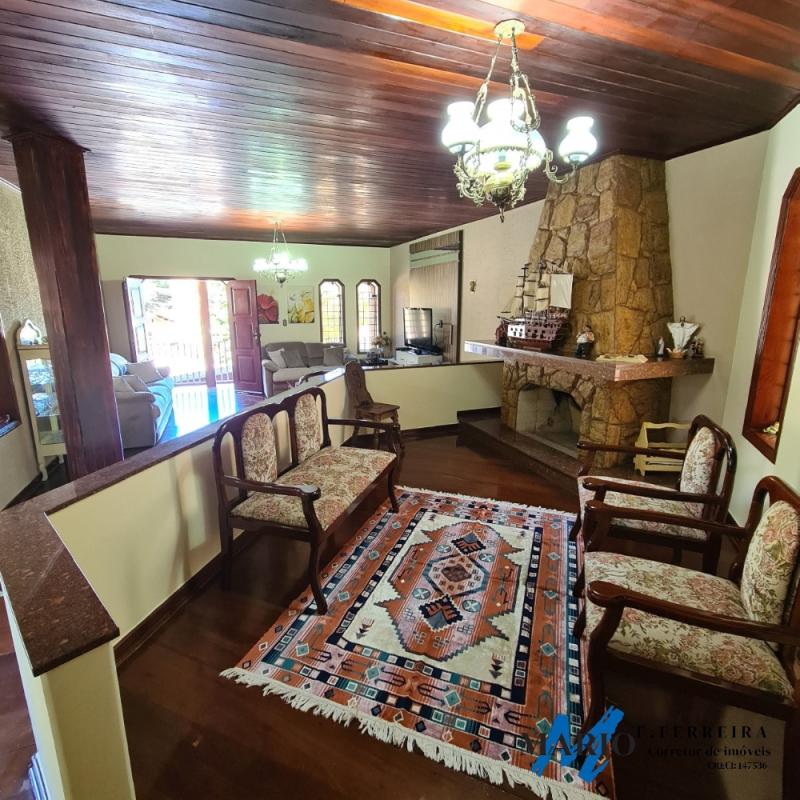 CASA EM  AGUAS DE LINDÓIA