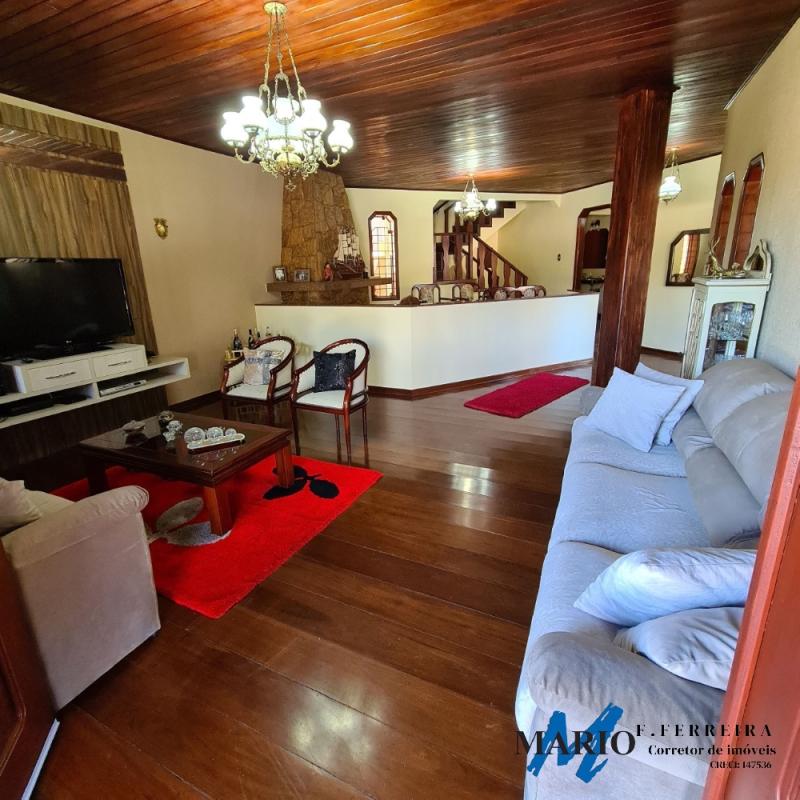 CASA EM  AGUAS DE LINDÓIA