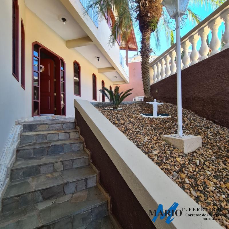 CASA EM  AGUAS DE LINDÓIA