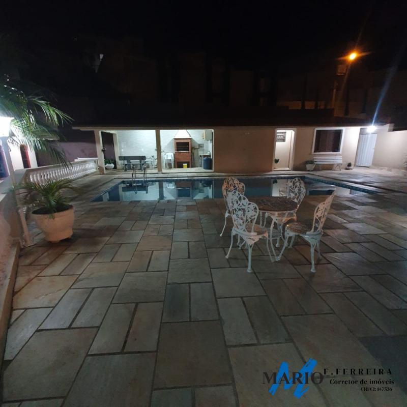 CASA EM  AGUAS DE LINDÓIA