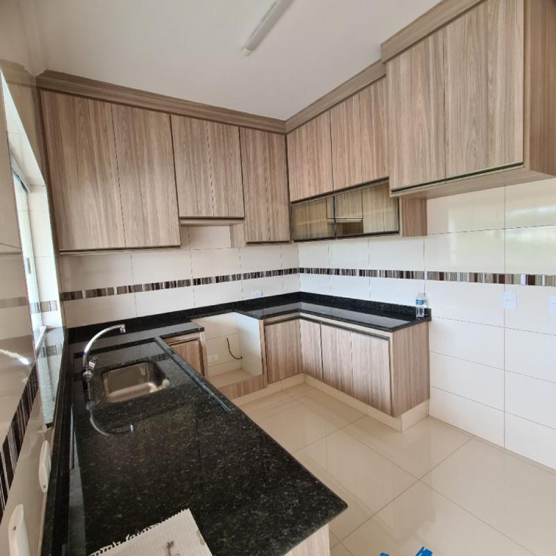 CASA NOVA EM CONDOMINIO FECHADO ANEXA AO PARQUE AQUATICO HOT WORLD
