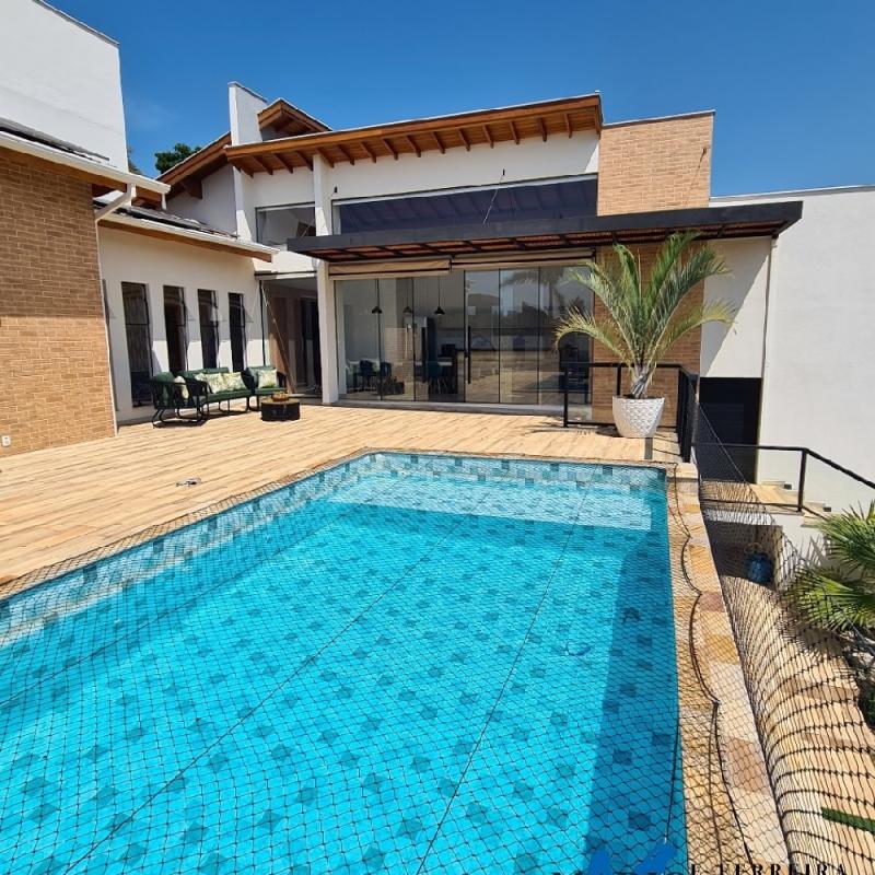 Residência em Condomínio Fechado – Águas de Lindóia