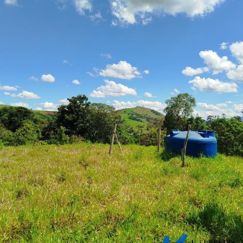 SÍTIO À VENDA – EXCELENTE LOCALIZAÇÃO