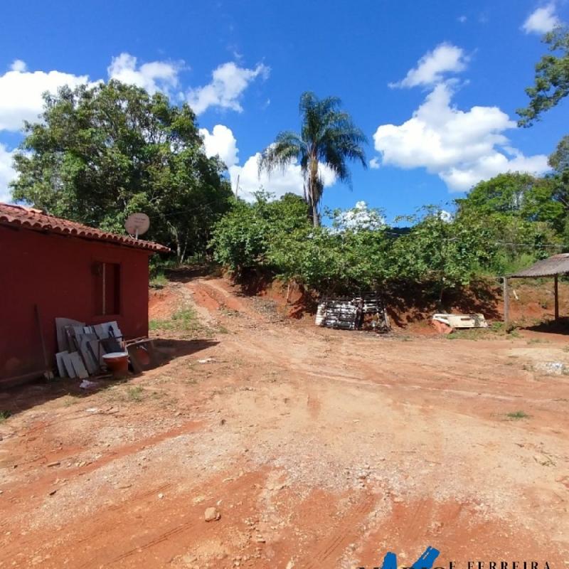 SÍTIO À VENDA – EXCELENTE LOCALIZAÇÃO