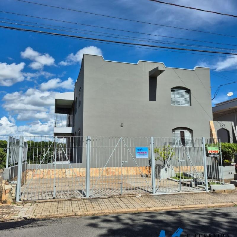 IMÓVEL À VENDA – ÓTIMA LOCALIZAÇÃO