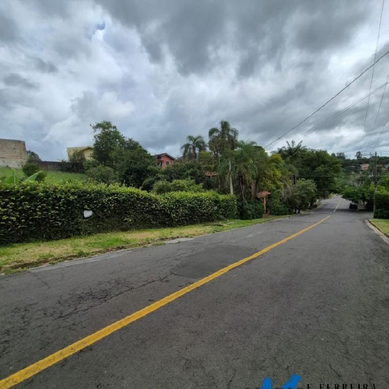 TERRENO À VENDA – BAIRRO NOBRE