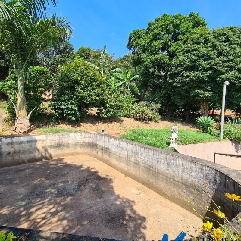 CHÁCARA COM VISTA PARA AS MONTANHAS