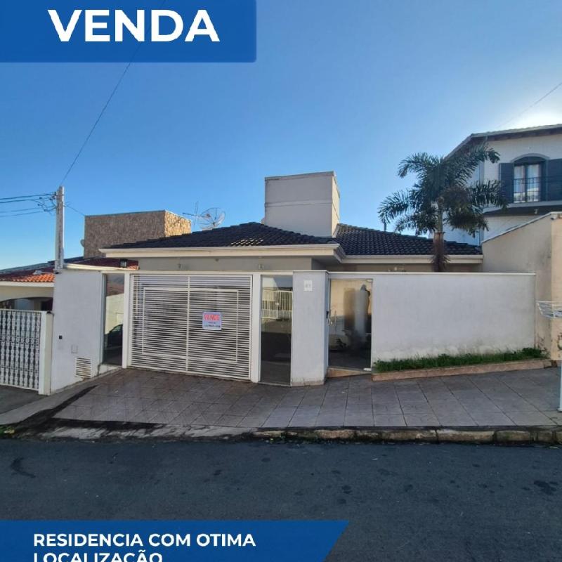 LINDA RESIDÊNCIA COM EXCELENTE LOCALIZAÇÃO