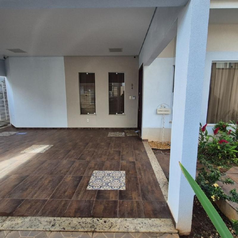 LINDA RESIDÊNCIA COM EXCELENTE LOCALIZAÇÃO