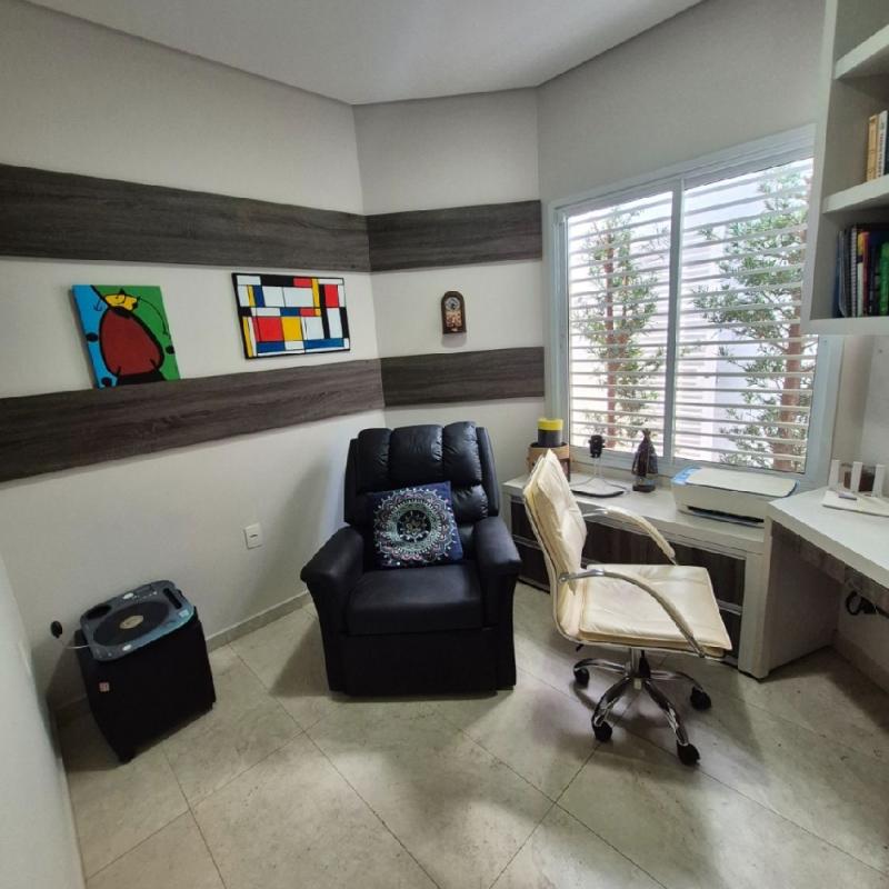 LINDA RESIDÊNCIA COM EXCELENTE LOCALIZAÇÃO