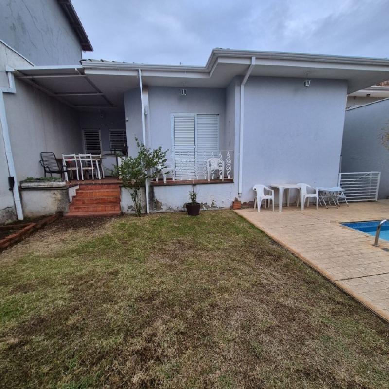 LINDA RESIDÊNCIA COM EXCELENTE LOCALIZAÇÃO