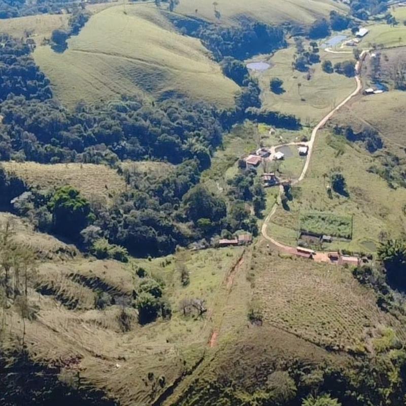 SÍTIO EM LINDÓIA – EXCELENTE LOCALIZAÇÃO E MUITA NATUREZA