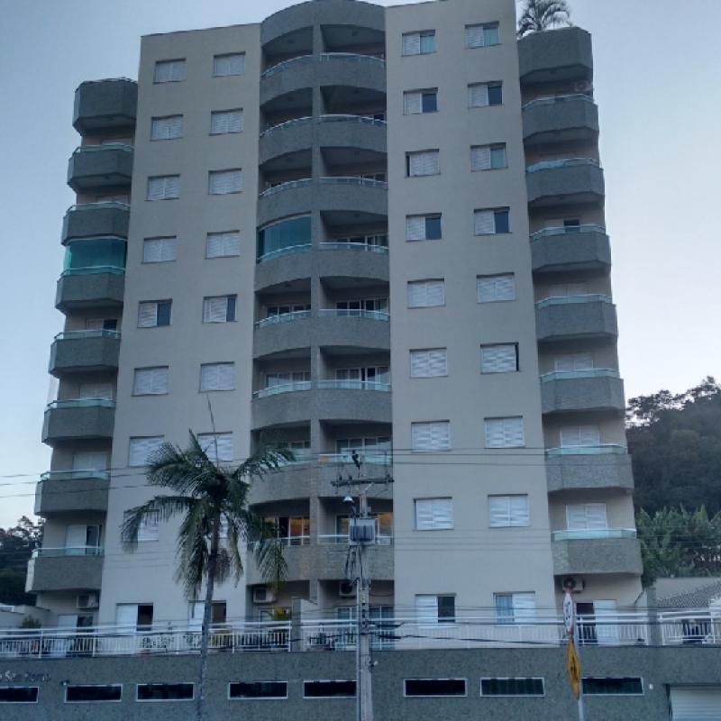 APARTAMENTO MOBILIADO À VENDA – CENTRO DE ÁGUAS DE LINDÓIA