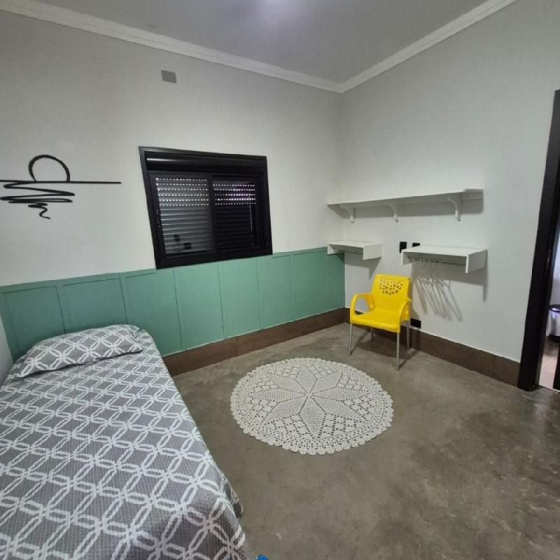 CASA COM 3 SUÍTES