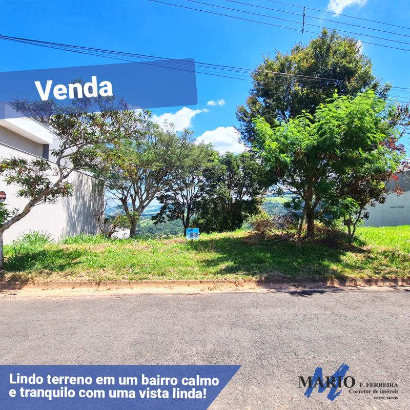 Lindo terreno em um bairro calmo e tranquilo com uma linda vista!