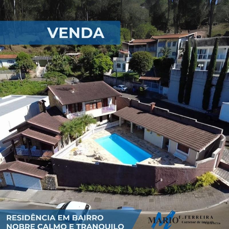 CASA EM   ÁGUAS DE  LINDÓIA